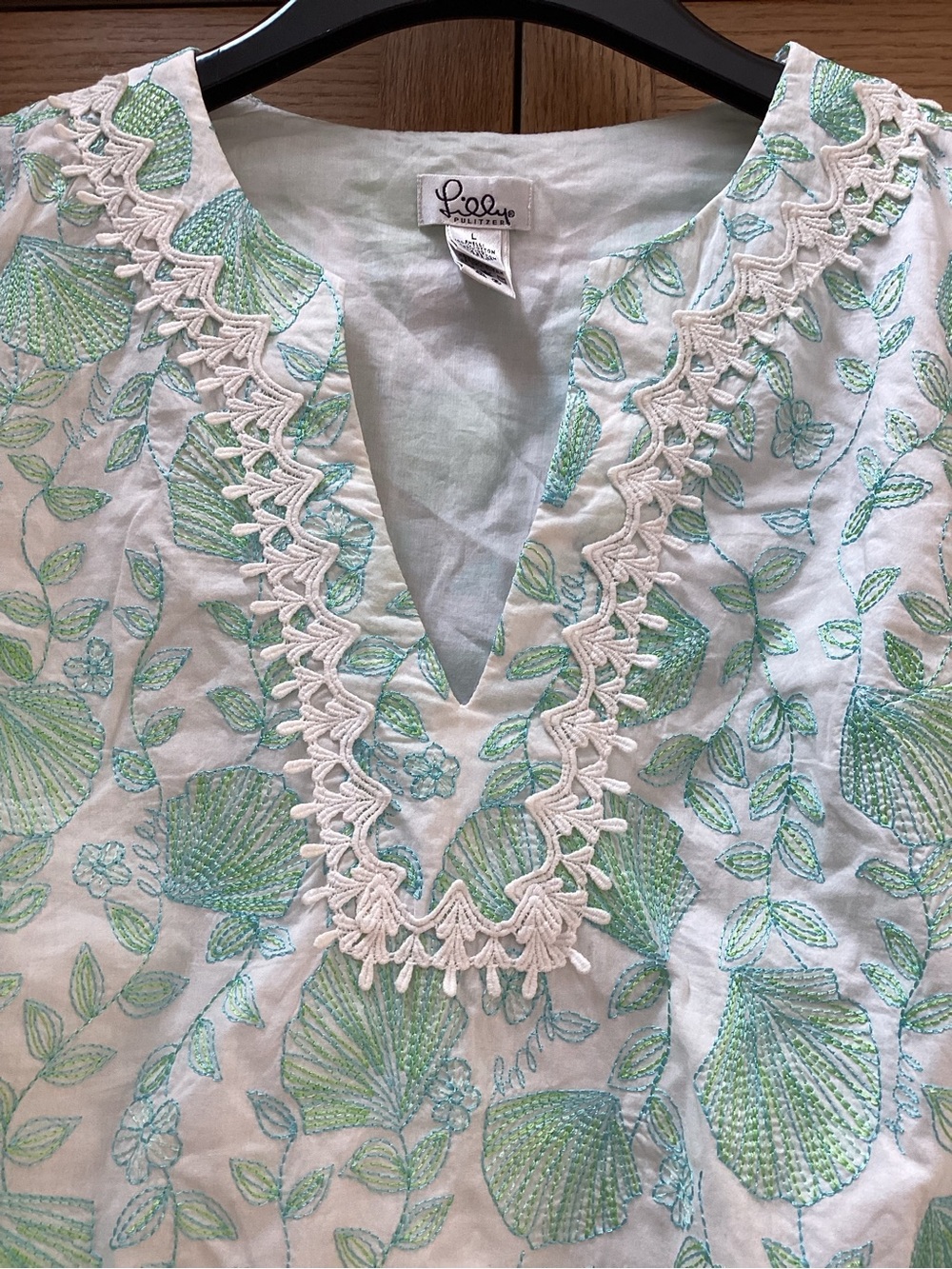 Lilly Pulitzer vintage embroidered tunic top. Women’s size large